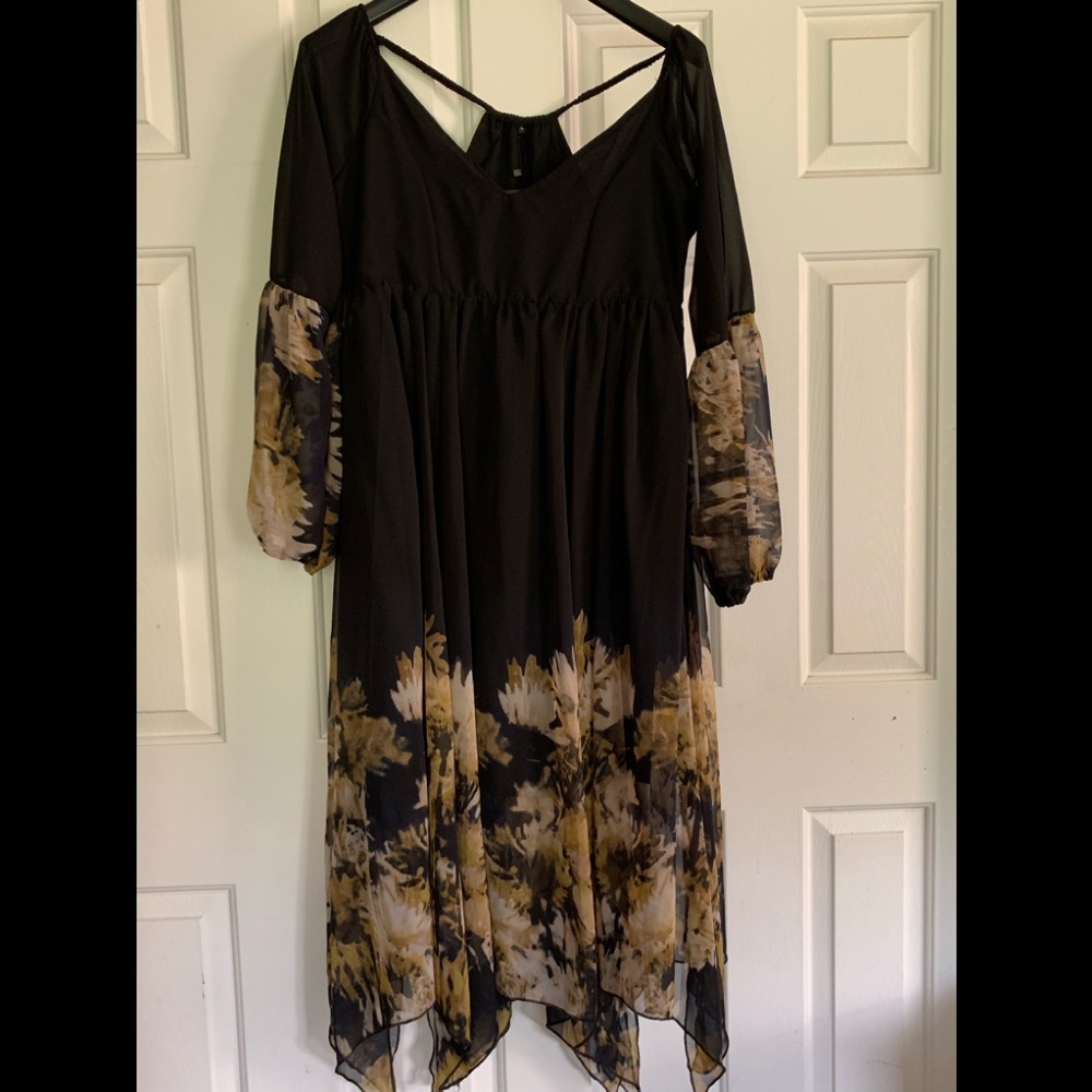 Beautiful Flowing comfy dress black/flower pattern